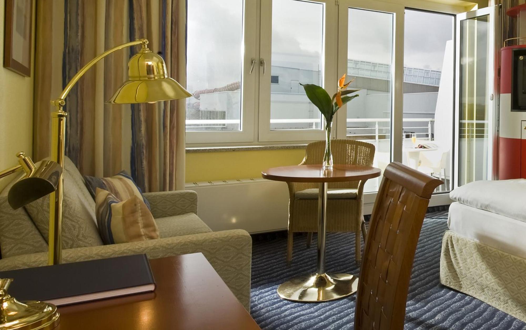 Wyndham Stralsund Hansedom Exterior foto